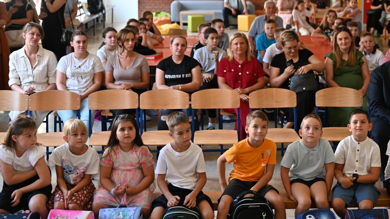Upisi se obavljaju elektronički. Što da čine roditelji koji nemaju tu mogućnost?